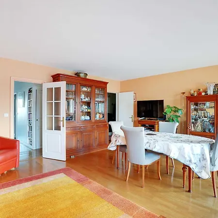 Apt With Balcony Overlooking The Eiffel Tower Apartament Paryż
