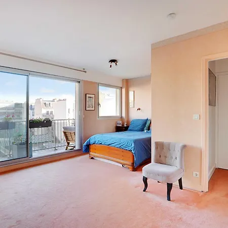 Apt With Balcony Overlooking The Eiffel Tower Apartament Paryż